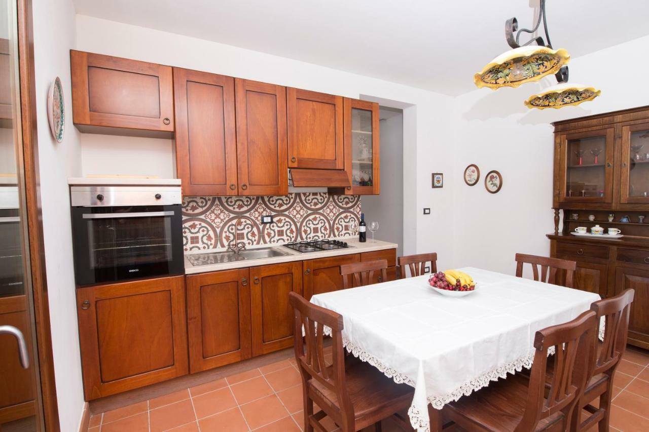 Casa Vacanza "La Piazzetta" 马尔扎梅米 外观 照片